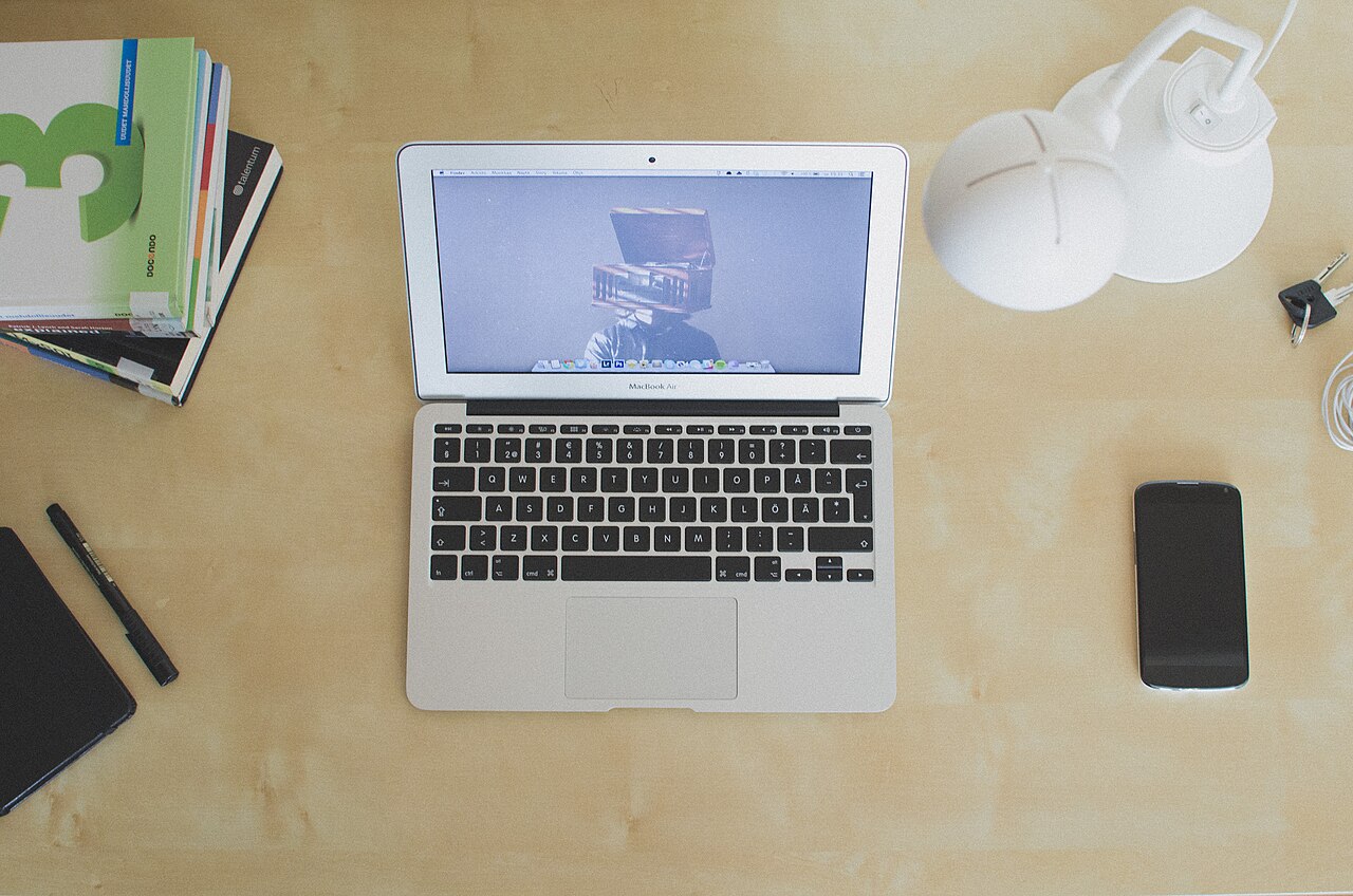 home office deduction for a self-employed desk setup in a spare room